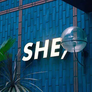 She *** Ōsaka